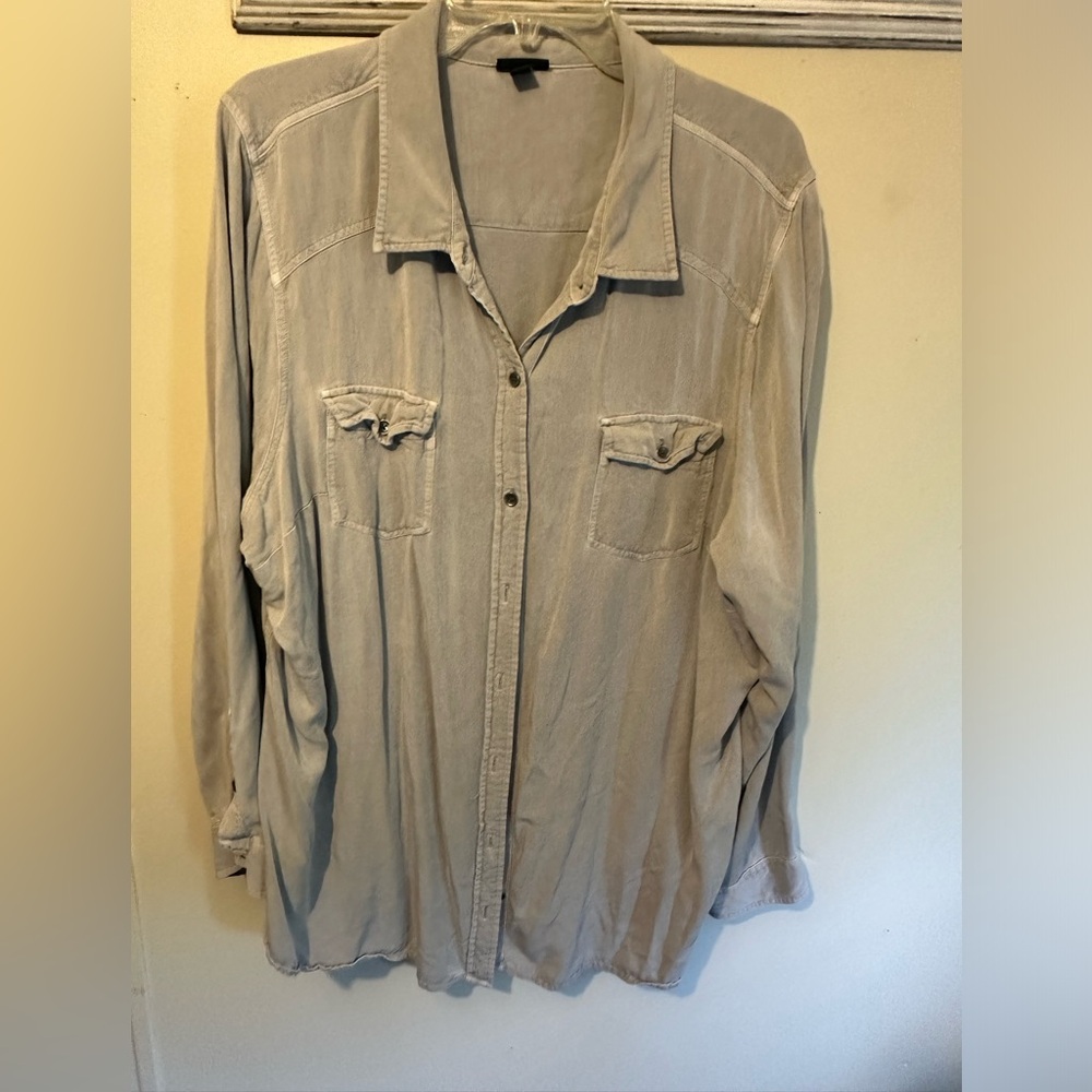 Womens Plus Button Down